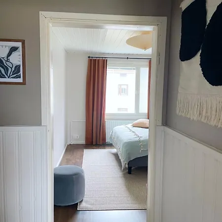 Vinkku Charming Wooden House Near To Centre * 坦佩雷