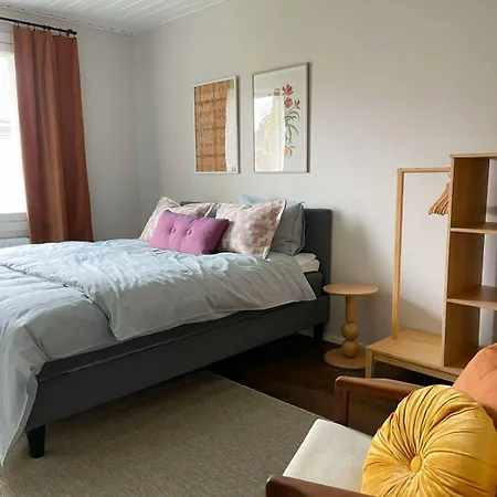 Vinkku Charming Wooden House Near To Centre *